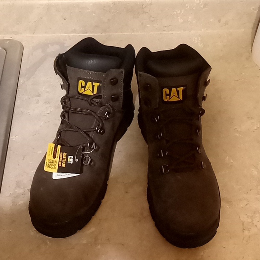 NIB CAT work boots size 11